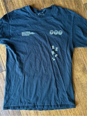 Cula Rebel Black Tee Medium Butterfly Cotton